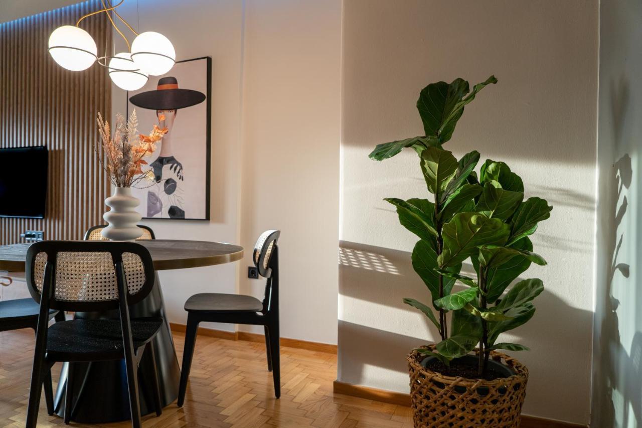 Seventh Floor Apartment *