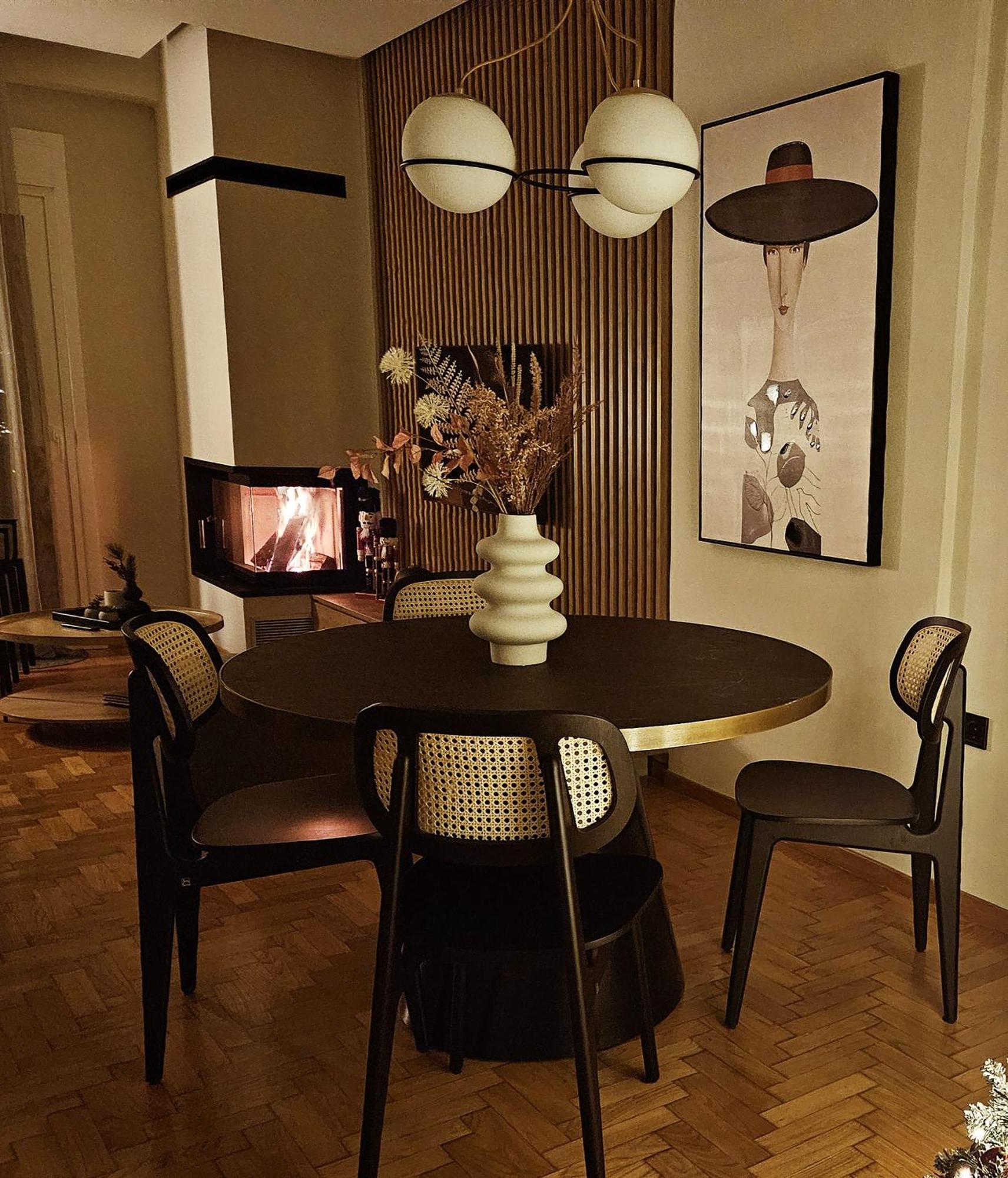 Seventh Floor Apartment *